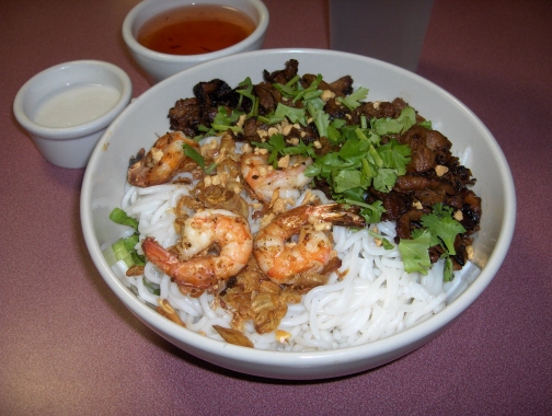 Banh tam tom thit nuong